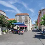 Beautiful In Dingac With Wifi Apartman
