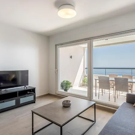 Appartement Beautiful In Dingac With Swimming Pool Gornji Dingač