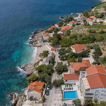 Appartement Beautiful In Dingac With Swimming Pool