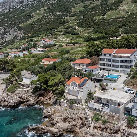 Beautiful In Dingac With Swimming Pool Appartement *