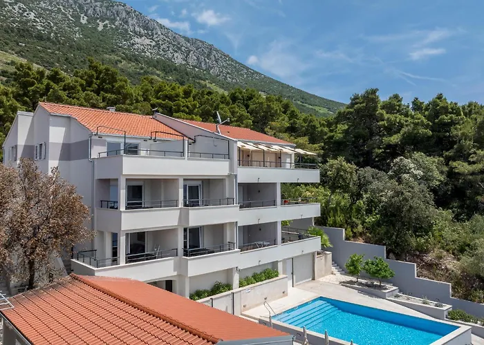 Beautiful In Dingac With Swimming Pool Appartement *