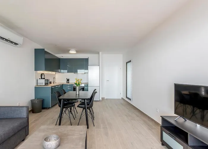 Beautiful In Dingac With Swimming Pool