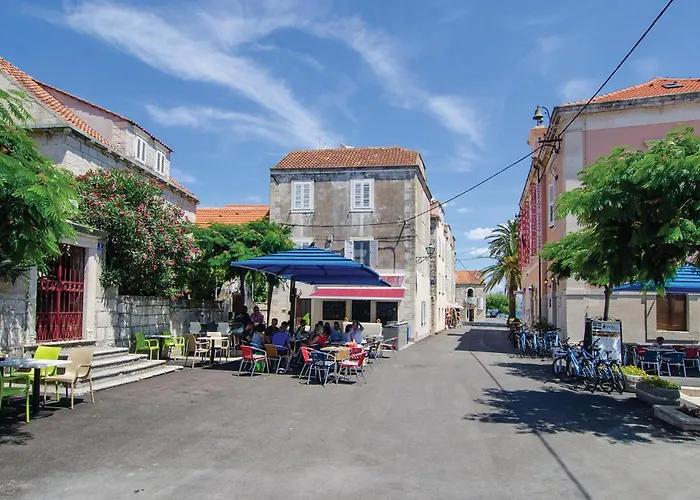 Beautiful In Dingac With Swimming Pool Appartement